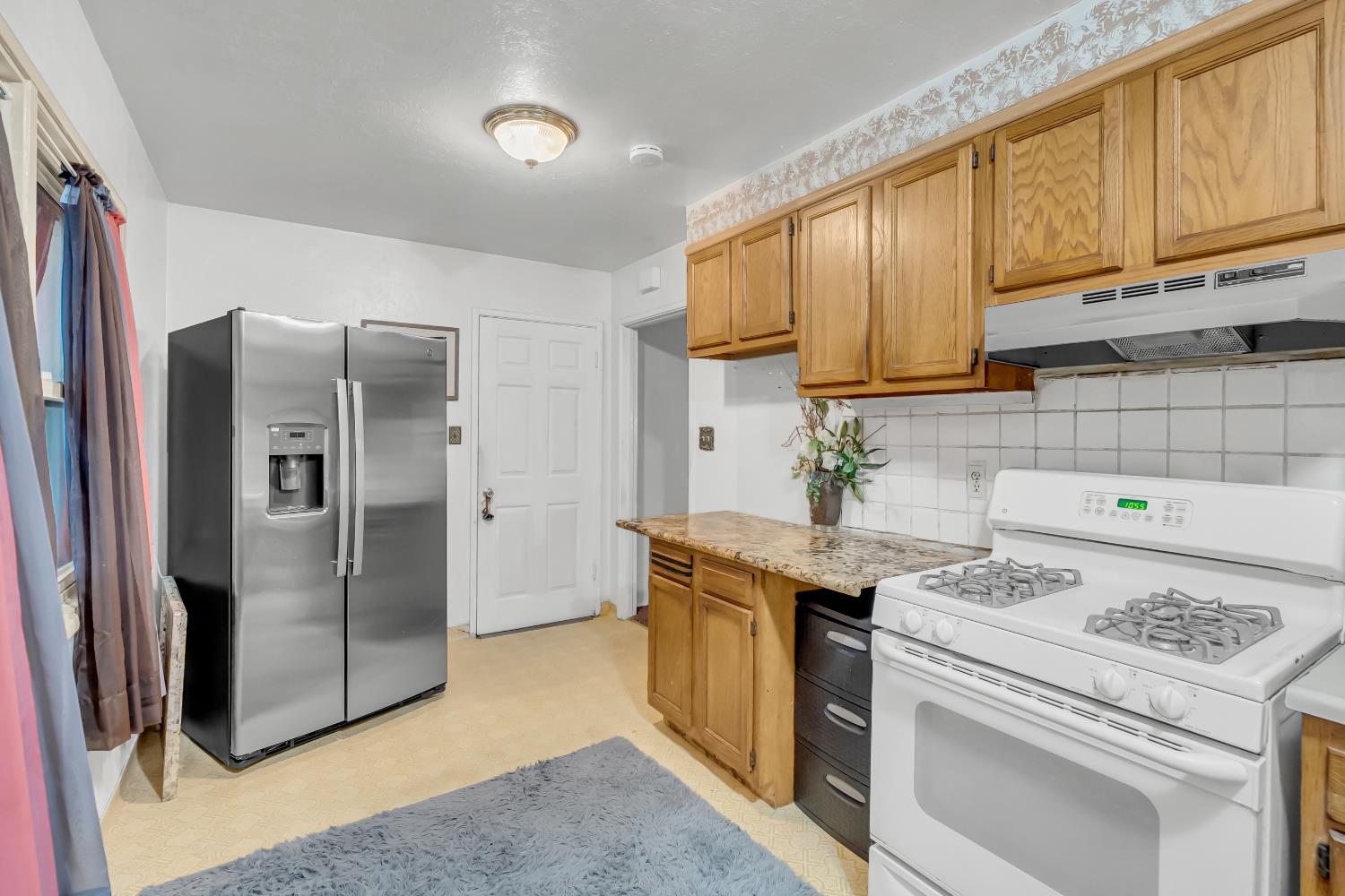 Detail Gallery Image 10 of 29 For 4472 El Cerrito Way, Sacramento,  CA 95820 - 2 Beds | 1 Baths