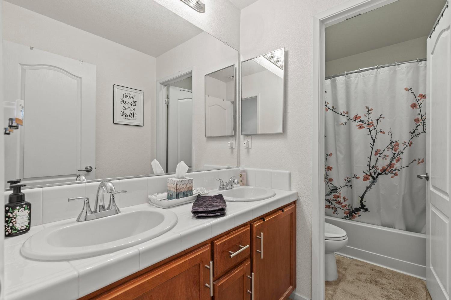 Detail Gallery Image 13 of 24 For 107 Garry Ct, Arbuckle,  CA 95912 - 3 Beds | 2 Baths