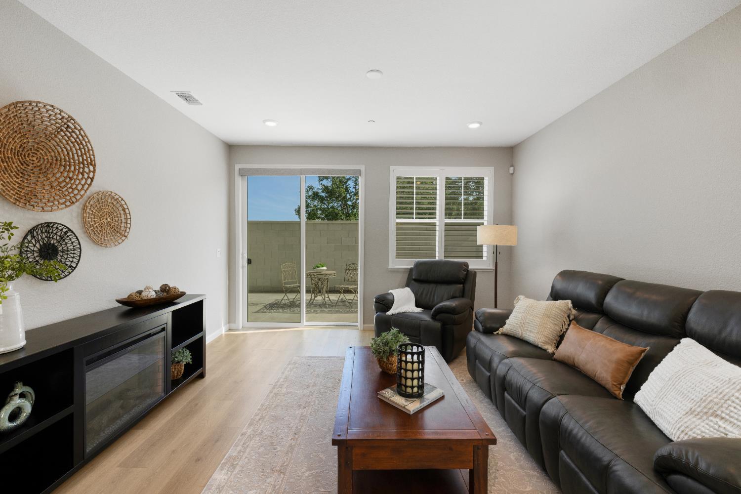 Detail Gallery Image 13 of 41 For 1687 Carson River Loop, Lincoln,  CA 95648 - 2 Beds | 2 Baths