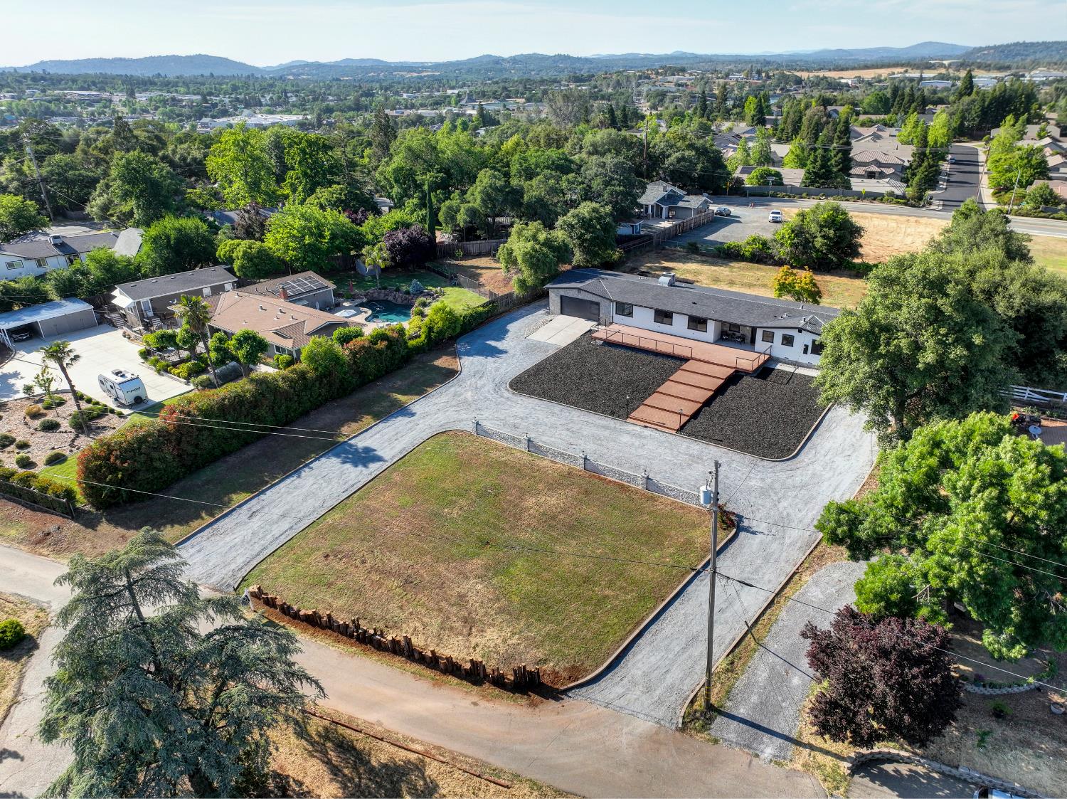 Detail Gallery Image 3 of 96 For 12445 Ladd Ln, Auburn,  CA 95603 - 6 Beds | 3 Baths