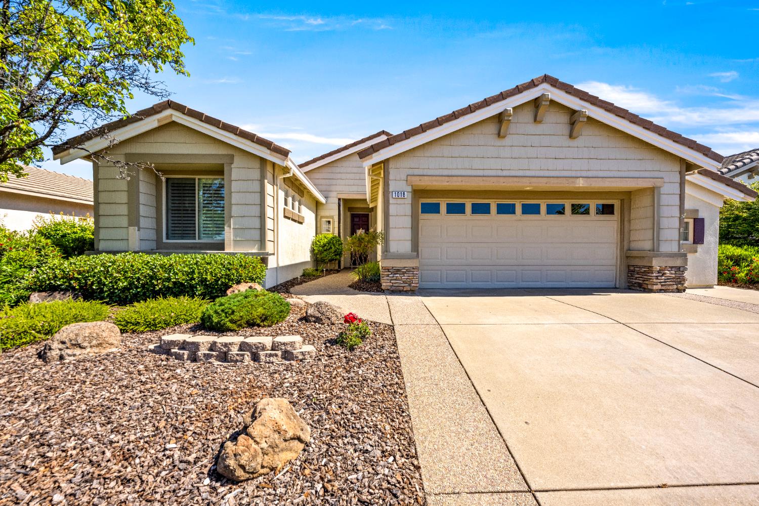 Detail Gallery Image 1 of 40 For 1018 Stone Pine Ln, Lincoln,  CA 95648 - 2 Beds | 2 Baths