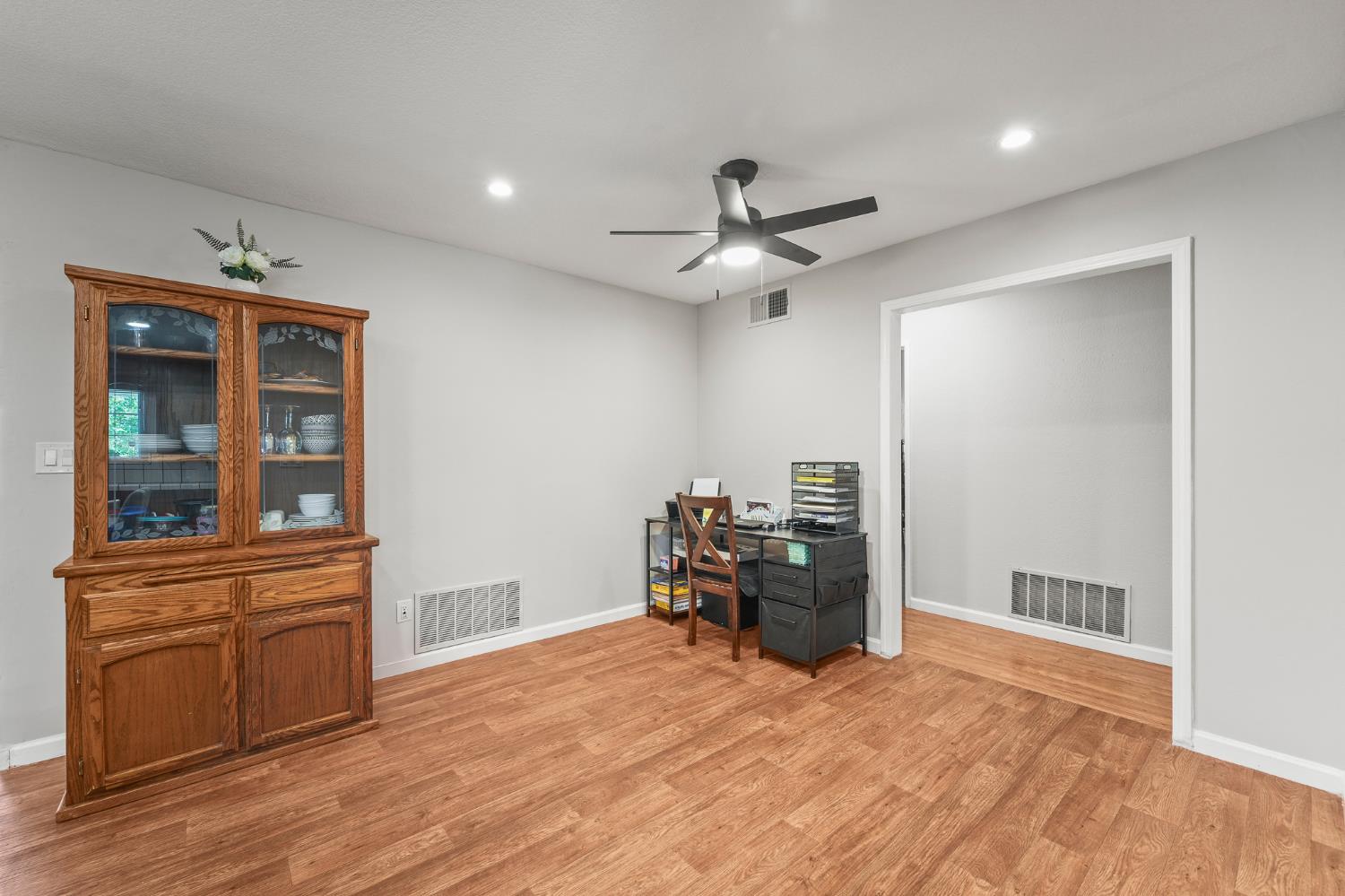 Detail Gallery Image 12 of 41 For 1425 Rosemead Ct, Modesto,  CA 95350 - 3 Beds | 2 Baths