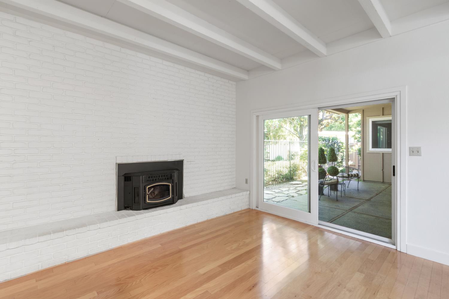 Detail Gallery Image 10 of 48 For 815 Commons Dr, Sacramento,  CA 95825 - 2 Beds | 2 Baths