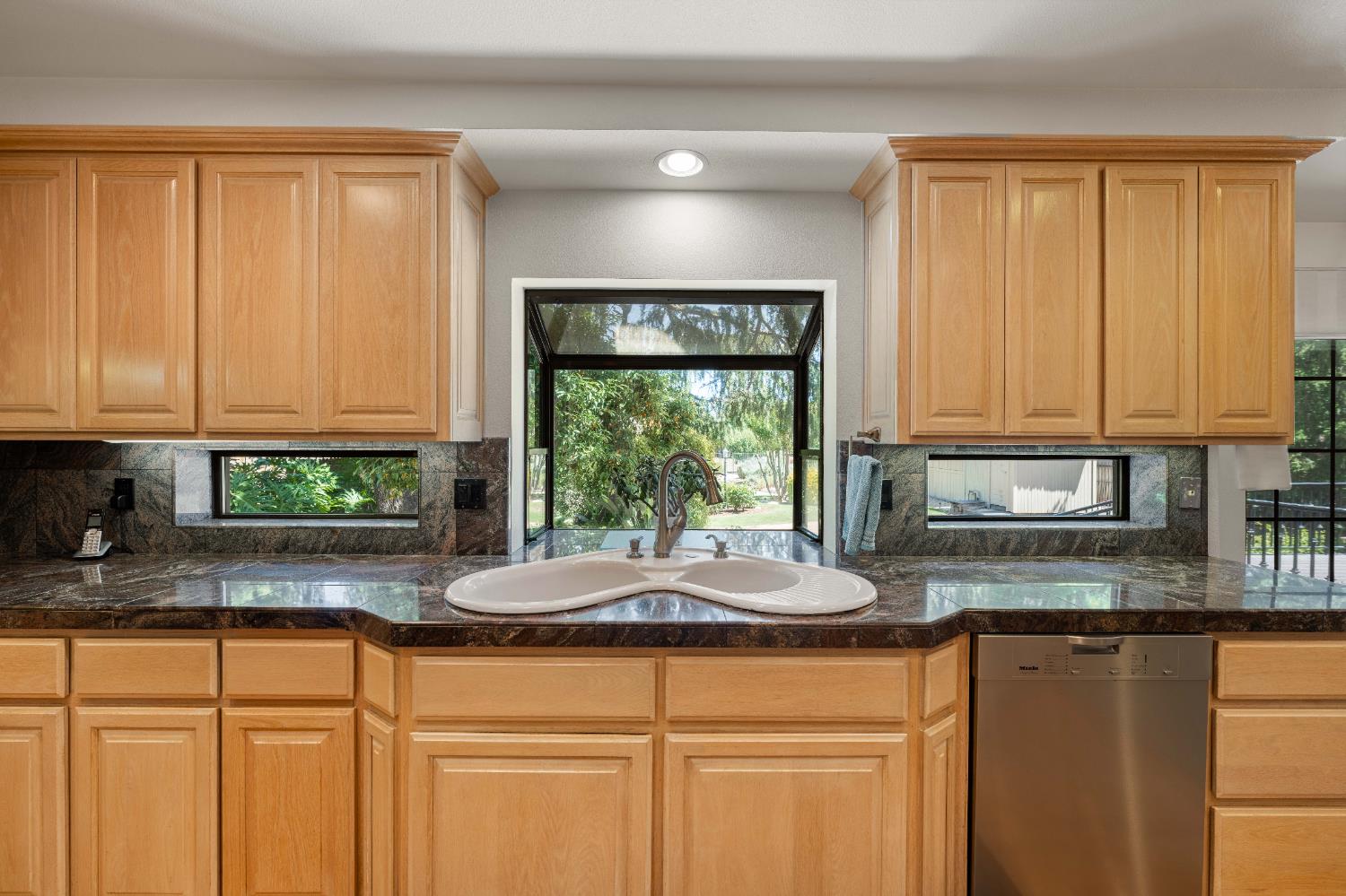 Detail Gallery Image 17 of 95 For 3004 Root Ave, Carmichael,  CA 95608 - 5 Beds | 4/2 Baths