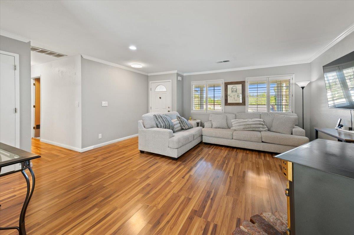 Detail Gallery Image 6 of 37 For 17713 Lake Forest Dr, Penn Valley,  CA 95946 - 3 Beds | 2 Baths
