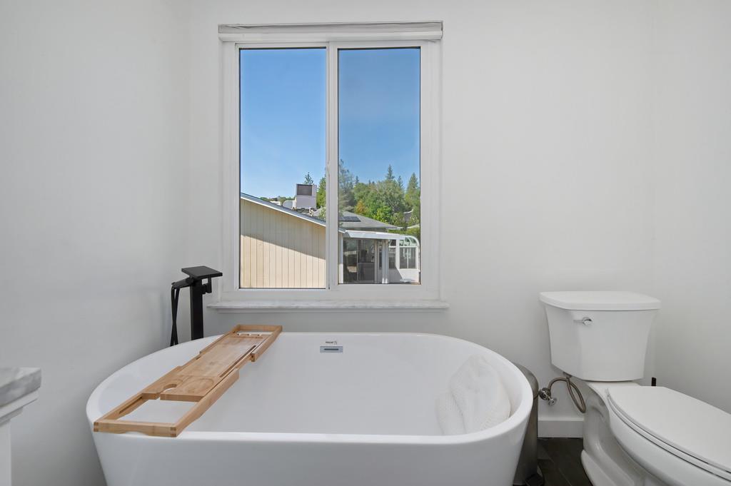 Detail Gallery Image 26 of 68 For 17725 Lake Forest Dr, Penn Valley,  CA 95946 - 3 Beds | 2 Baths