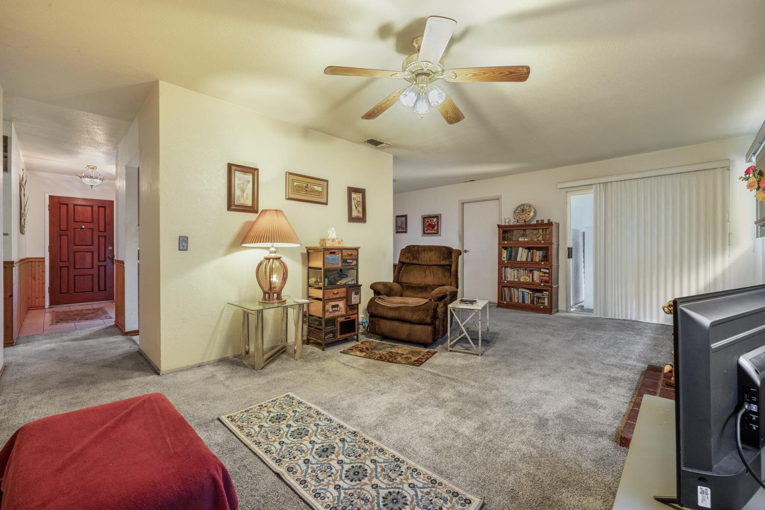 Barbara Way, Manteca, California image 17