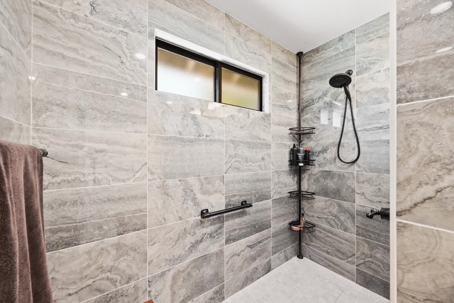Detail Gallery Image 36 of 72 For 503 Hogan Ct, Roseville,  CA 95678 - 4 Beds | 3 Baths