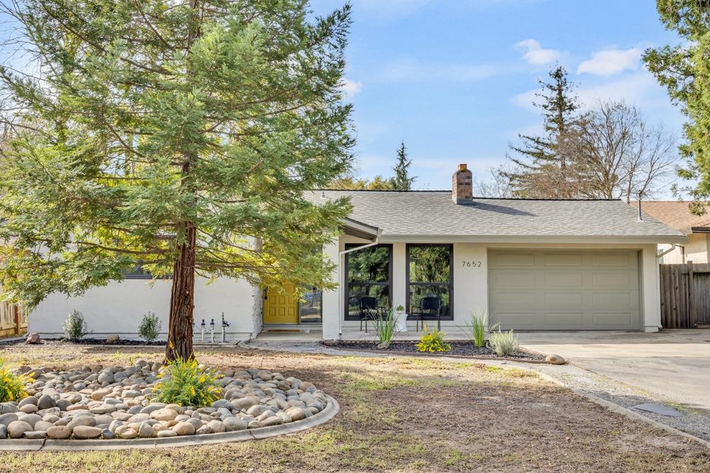 Detail Gallery Image 3 of 43 For 7652 Leineke Ln, Citrus Heights,  CA 95610 - 3 Beds | 2 Baths