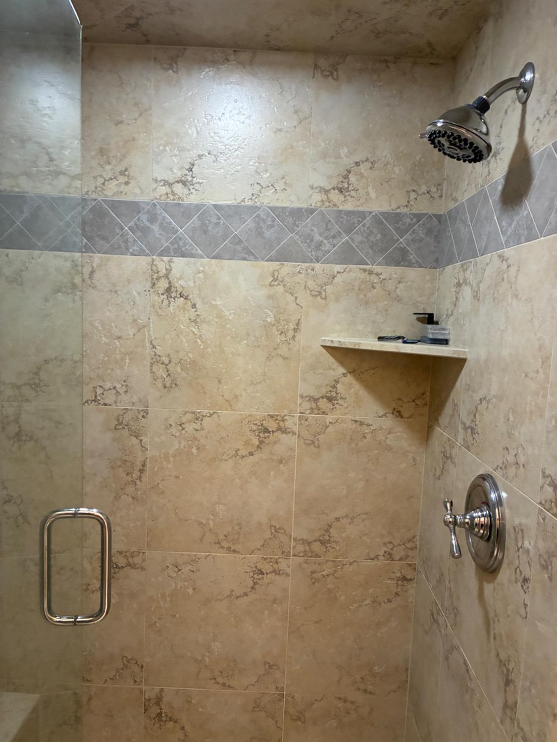 Detail Gallery Image 31 of 42 For 1724 Mohican Dr, South Lake Tahoe,  CA 96150 - 3 Beds | 2/1 Baths