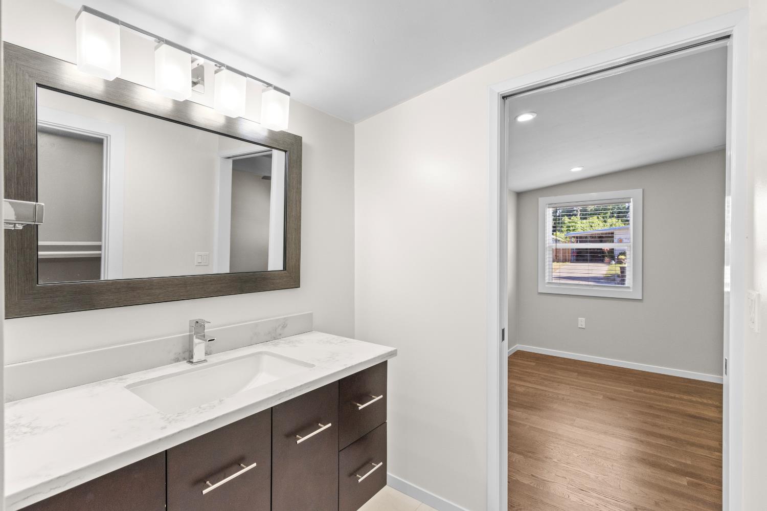 Detail Gallery Image 33 of 65 For 4937 Donovan Dr, Carmichael,  CA 95608 - 3 Beds | 2 Baths