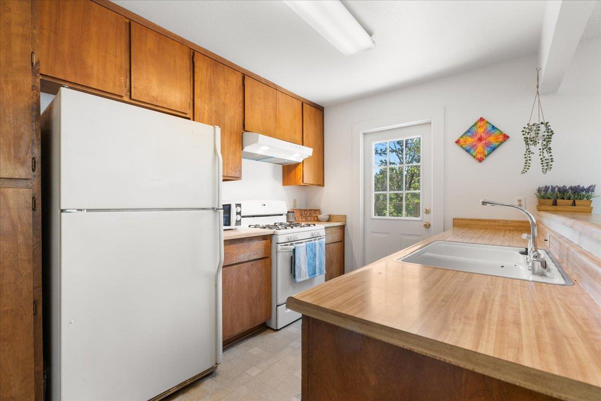 Detail Gallery Image 6 of 40 For 428 Lamarque Ct, Grass Valley,  CA 95945 - 3 Beds | 1 Baths