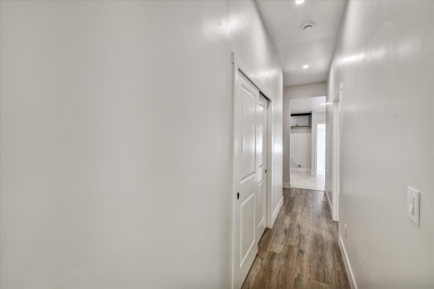 Detail Gallery Image 7 of 32 For 2019 12th St, Sacramento,  CA 95818 - – Beds | – Baths