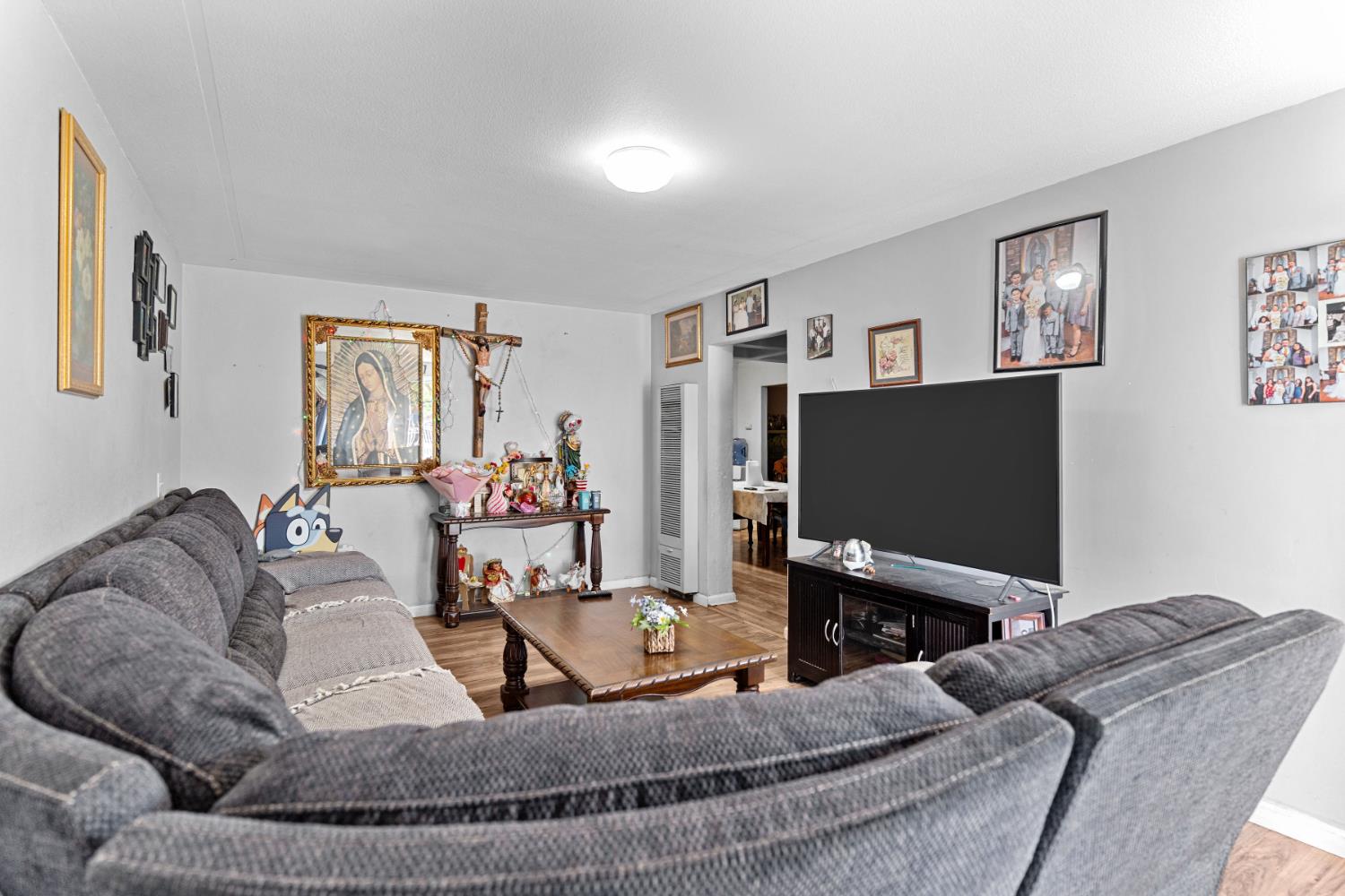 Detail Gallery Image 9 of 27 For 4776 E Lowe Ave, Fresno,  CA 93702 - 3 Beds | 1 Baths