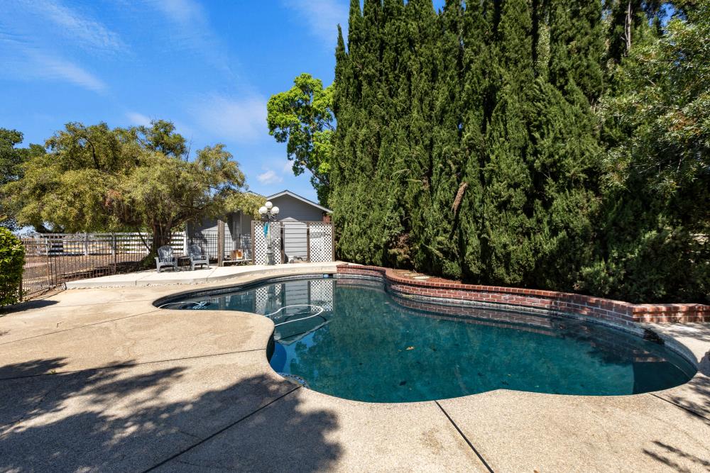 Detail Gallery Image 51 of 69 For 8744 Rubia Dr, Elk Grove,  CA 95624 - 3 Beds | 2/1 Baths