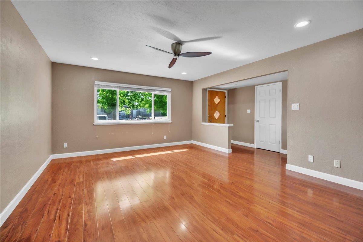 Detail Gallery Image 23 of 40 For 4732 Minaret Way, Carmichael,  CA 95608 - 2 Beds | 2 Baths