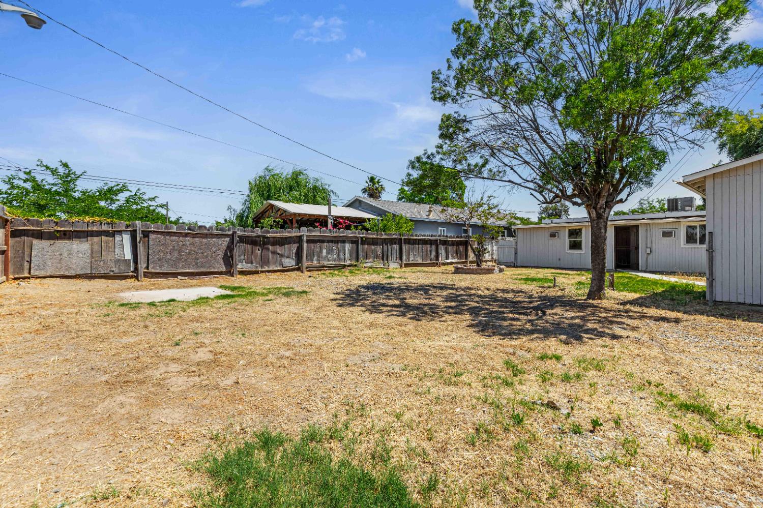 Detail Gallery Image 34 of 40 For 1705 Lois Way, Ceres,  CA 95307 - 3 Beds | 2 Baths