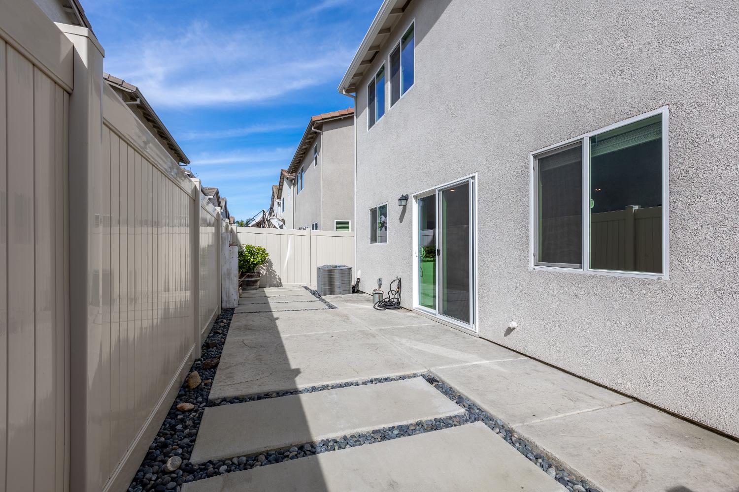 Detail Gallery Image 11 of 26 For 3825 S 3825 Arborhill Way Way, Sacramento,  CA 95834 - 3 Beds | 2/1 Baths