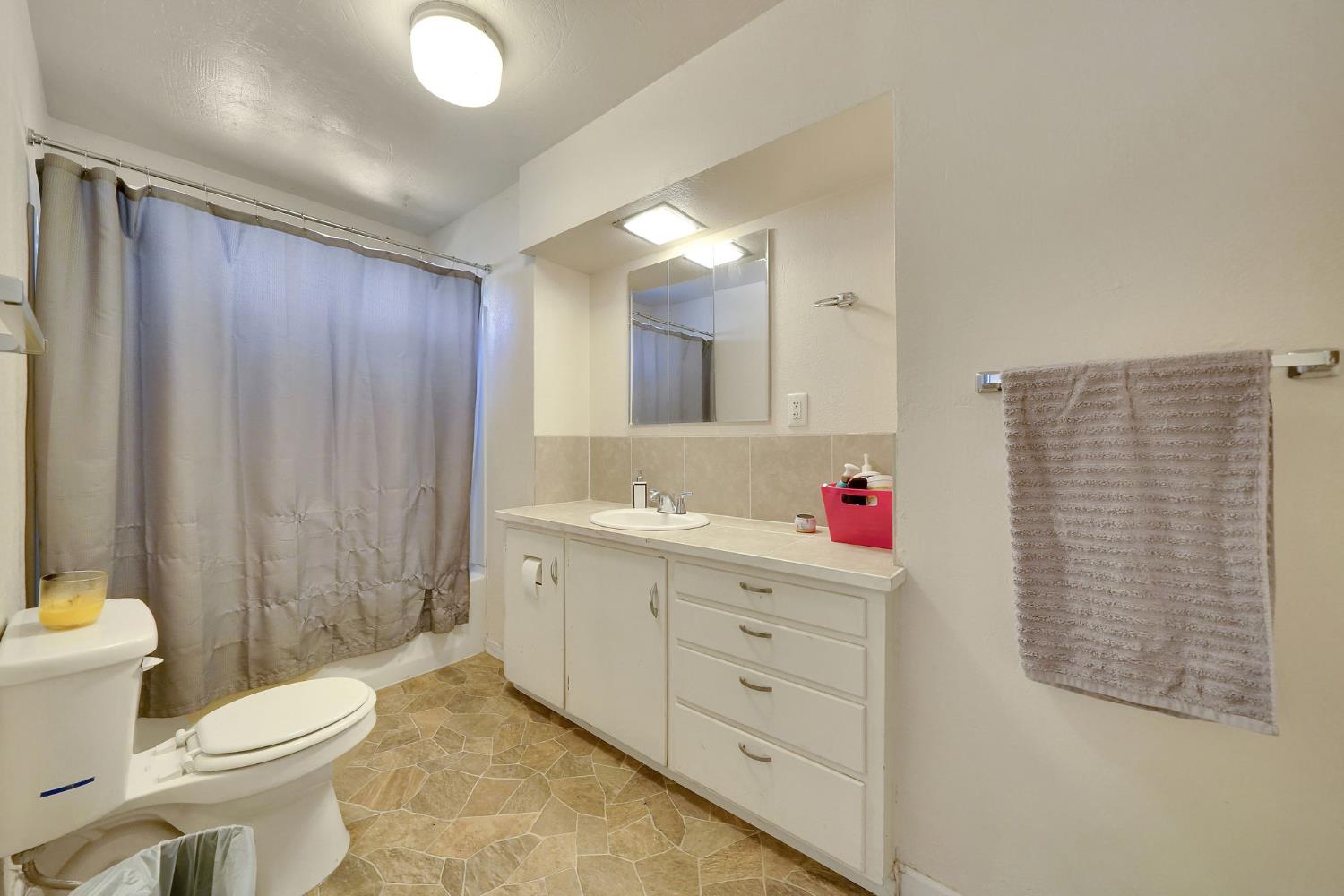 Detail Gallery Image 14 of 31 For 215 Amador Trl, Sutter Creek,  CA 95685 - 3 Beds | 2 Baths