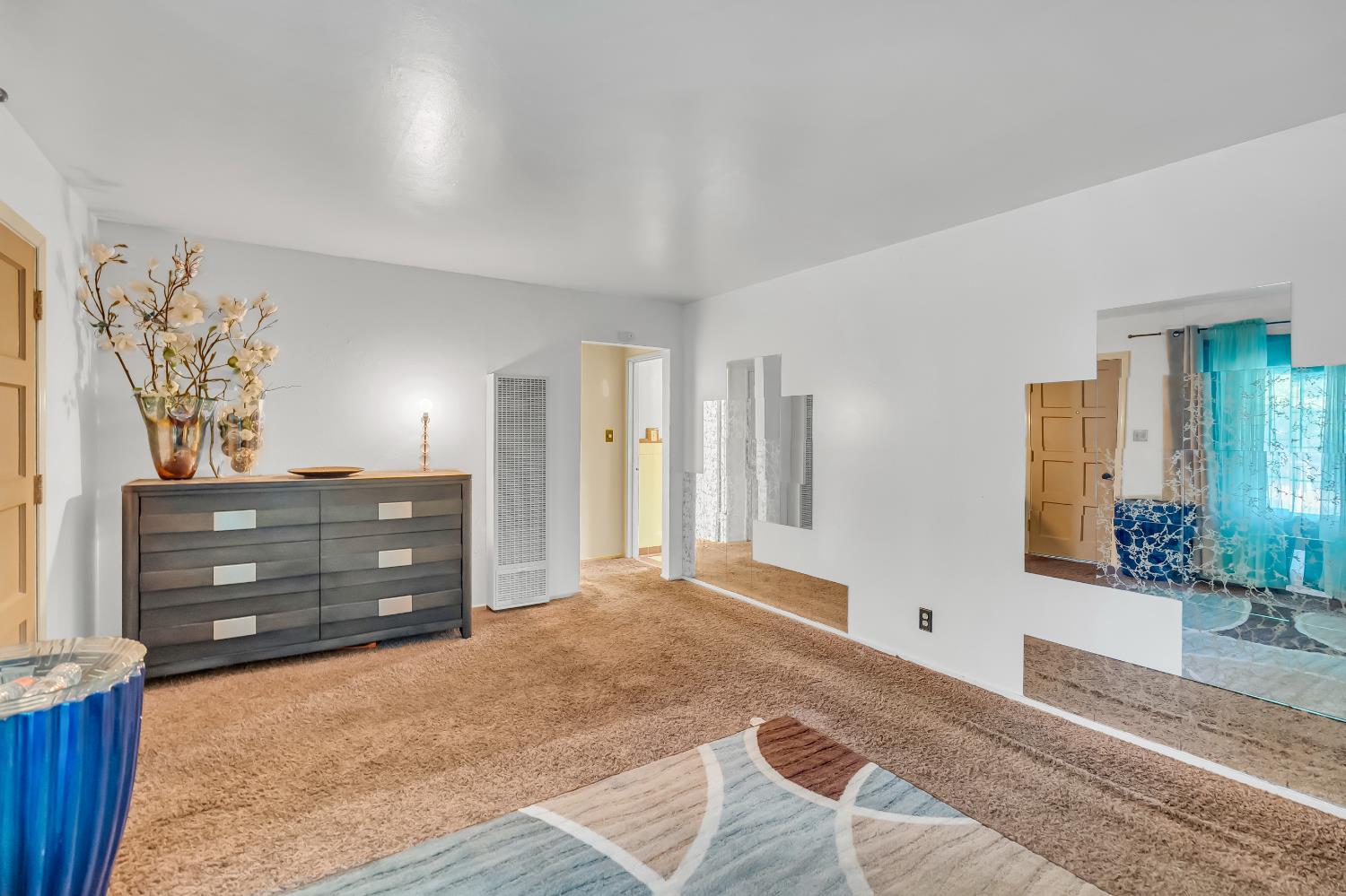 Detail Gallery Image 7 of 29 For 4472 El Cerrito Way, Sacramento,  CA 95820 - 2 Beds | 1 Baths