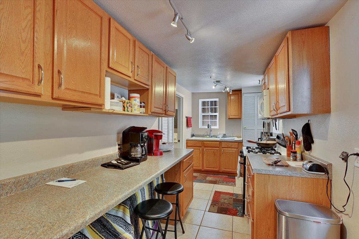 Detail Gallery Image 10 of 44 For 381 Foresthill Ave, Auburn,  CA 95603 - 3 Beds | 2 Baths