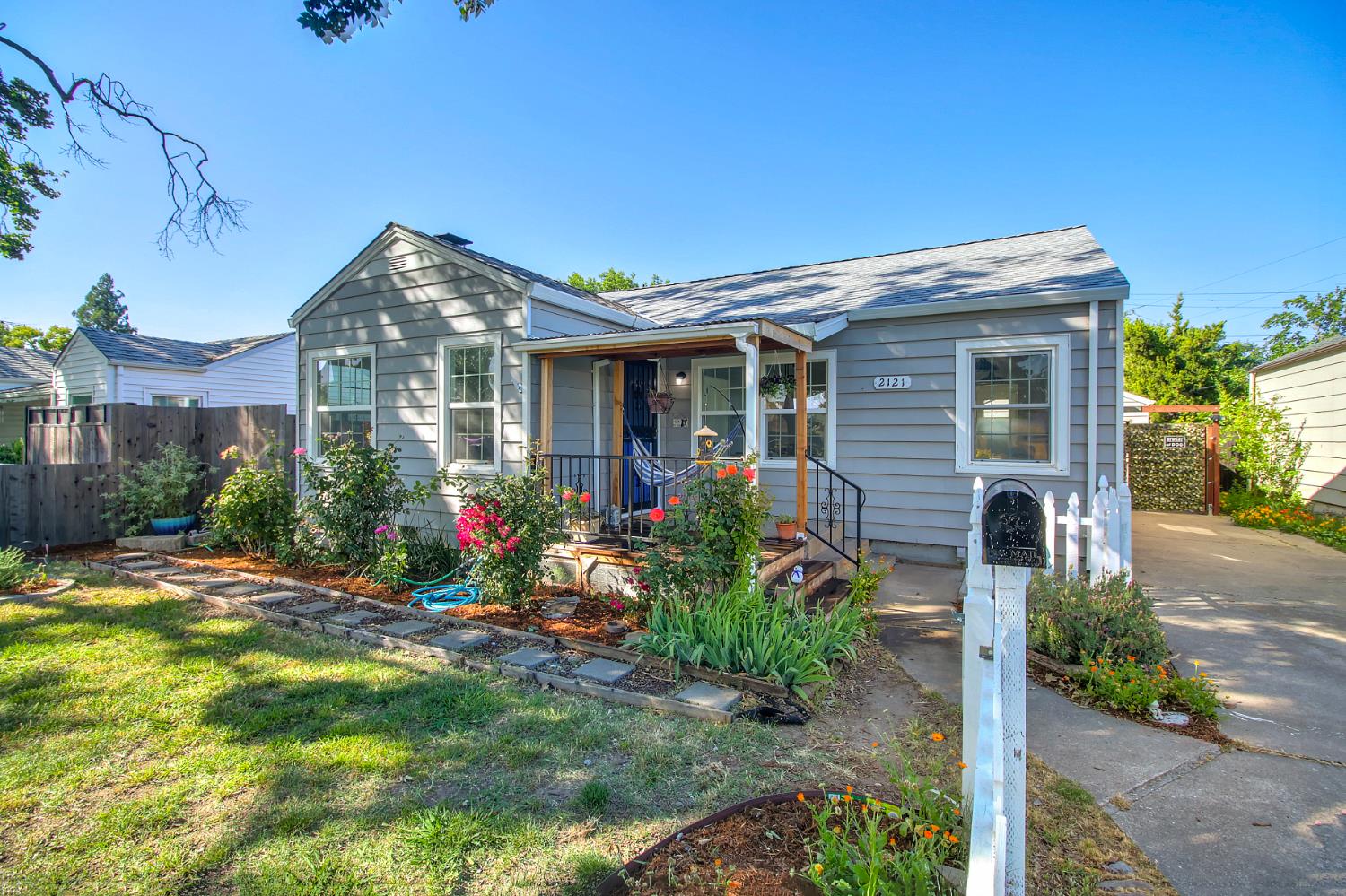 Detail Gallery Image 2 of 60 For 2121 Juliesse Ave, Sacramento,  CA 95821 - 3 Beds | 1 Baths