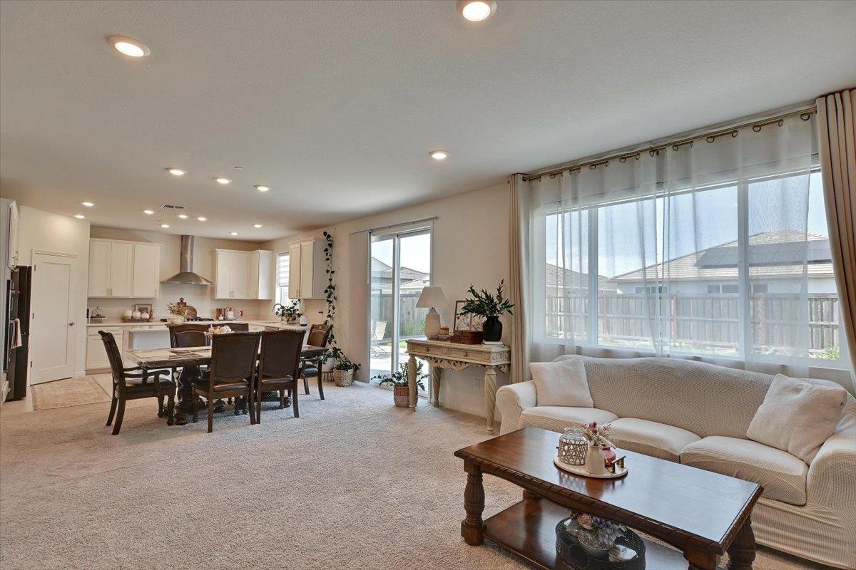 Detail Gallery Image 19 of 77 For 5130 Castleton Way, Roseville,  CA 95747 - 4 Beds | 3 Baths
