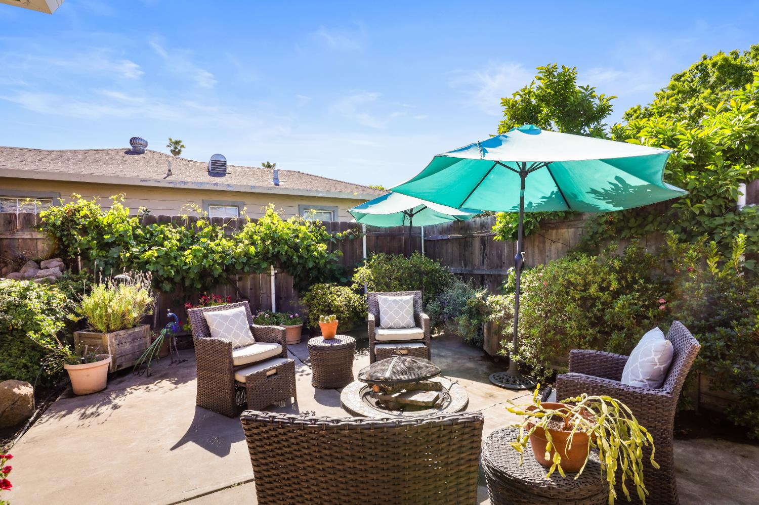 Detail Gallery Image 34 of 36 For 944 S Crescent Ave, Lodi,  CA 95240 - 3 Beds | 1/1 Baths