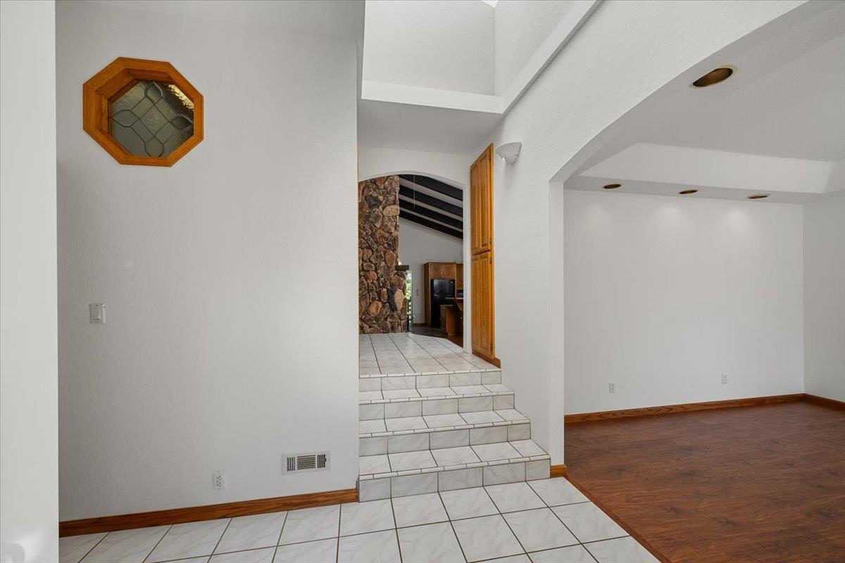 Detail Gallery Image 8 of 73 For 5116 Pondorex Rd, Auburn,  CA 95602 - 4 Beds | 3/1 Baths