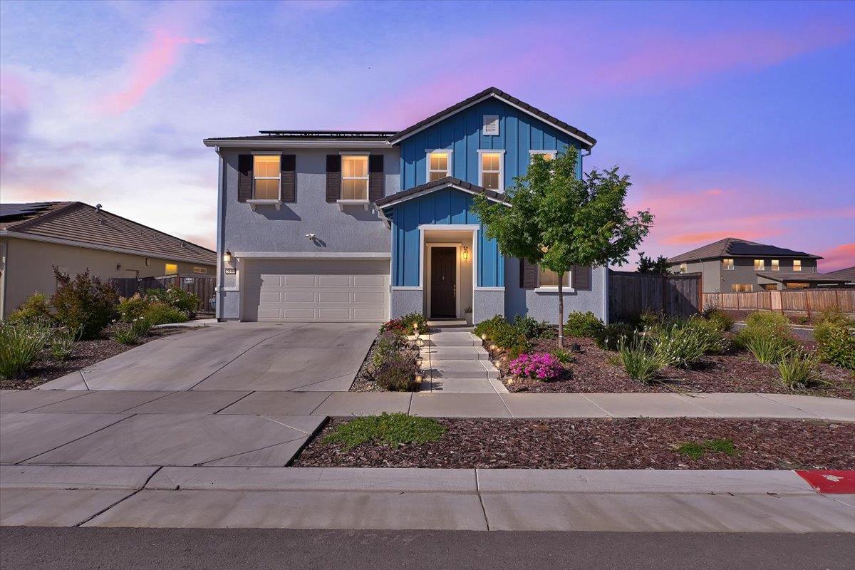 Detail Gallery Image 1 of 77 For 5130 Castleton Way, Roseville,  CA 95747 - 4 Beds | 3 Baths