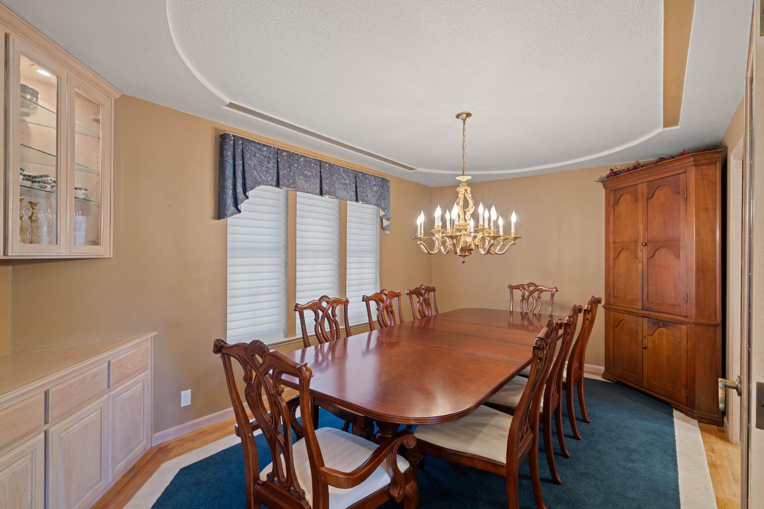 Detail Gallery Image 21 of 95 For 3004 Root Ave, Carmichael,  CA 95608 - 5 Beds | 4/2 Baths