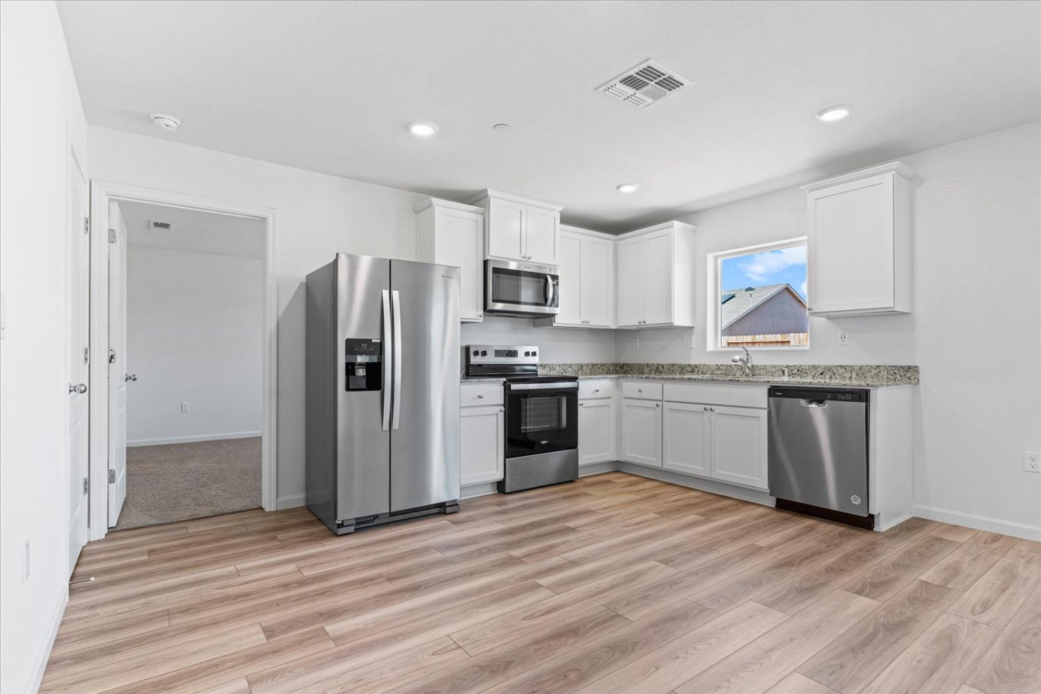 Detail Gallery Image 9 of 35 For 2193 Mickelson Dr, Linda,  CA 95901 - 3 Beds | 2 Baths