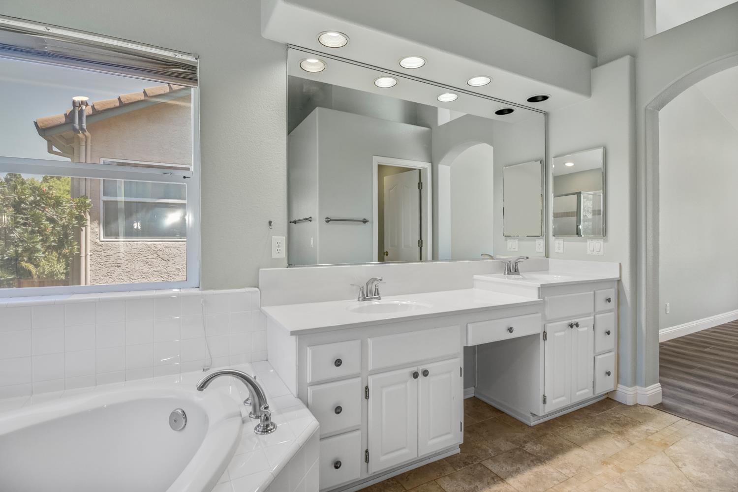 Detail Gallery Image 43 of 67 For 4091 Luxor Ln, Granite Bay,  CA 95746 - 6 Beds | 3 Baths