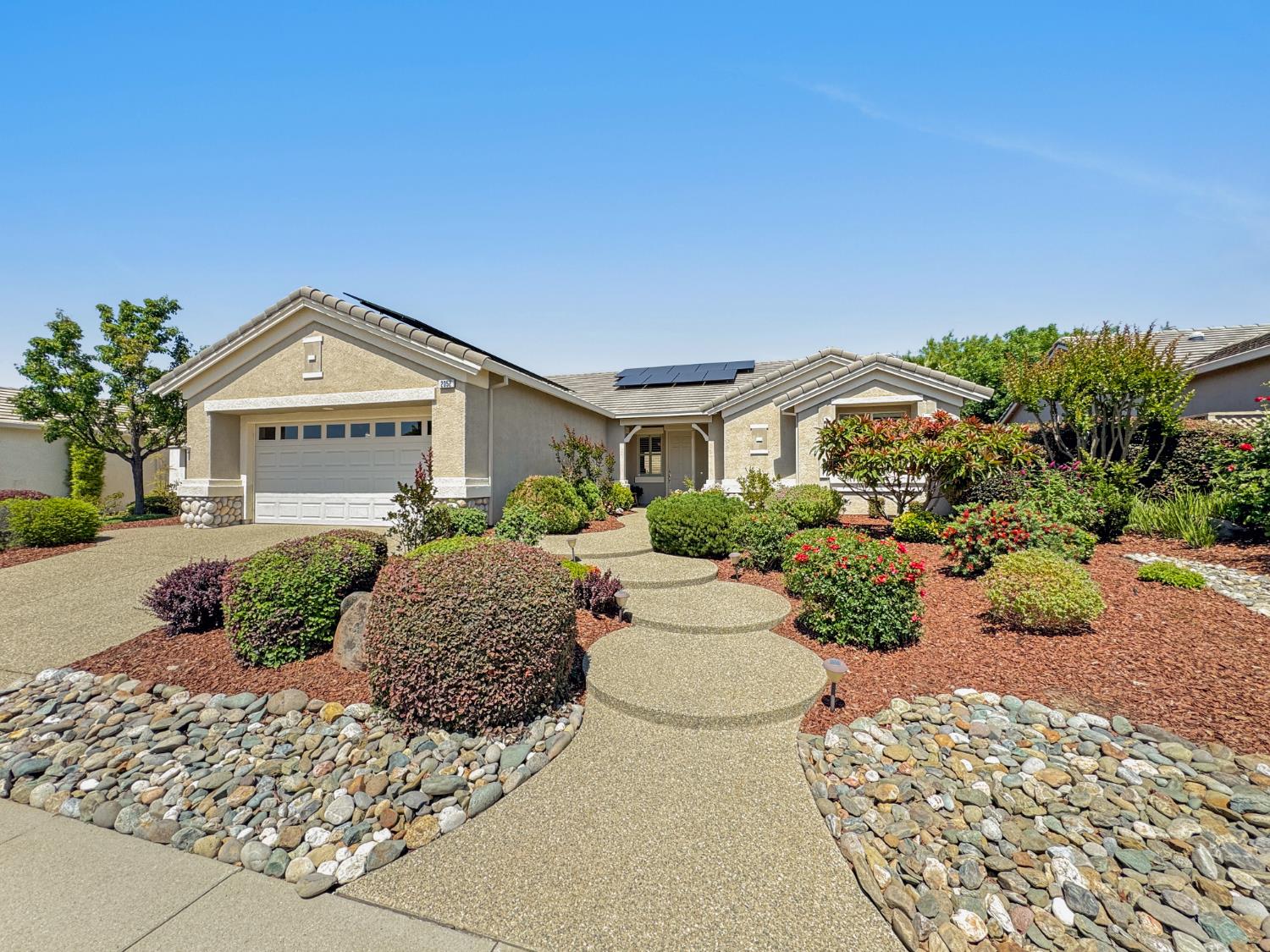 Detail Gallery Image 8 of 42 For 2052 Stonecrest Ln, Lincoln,  CA 95648 - 2 Beds | 2 Baths