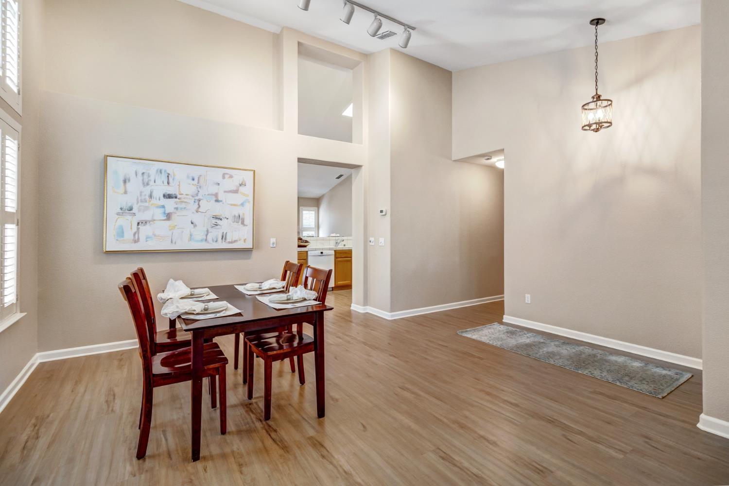 Detail Gallery Image 9 of 47 For 711 Sands Way, Folsom,  CA 95630 - 3 Beds | 2 Baths