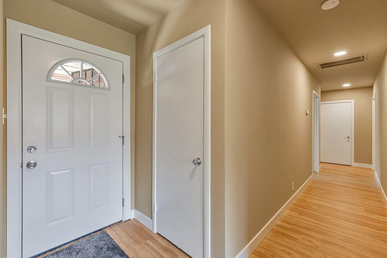 Detail Gallery Image 19 of 72 For 4130 Arden Way, Sacramento,  CA 95864 - – Beds | – Baths