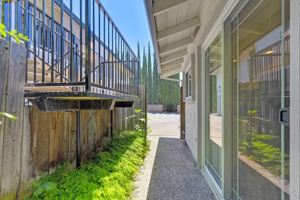 Detail Gallery Image 30 of 34 For 4030 Grover Ct, Carmichael,  CA 95608 - 3 Beds | 2 Baths