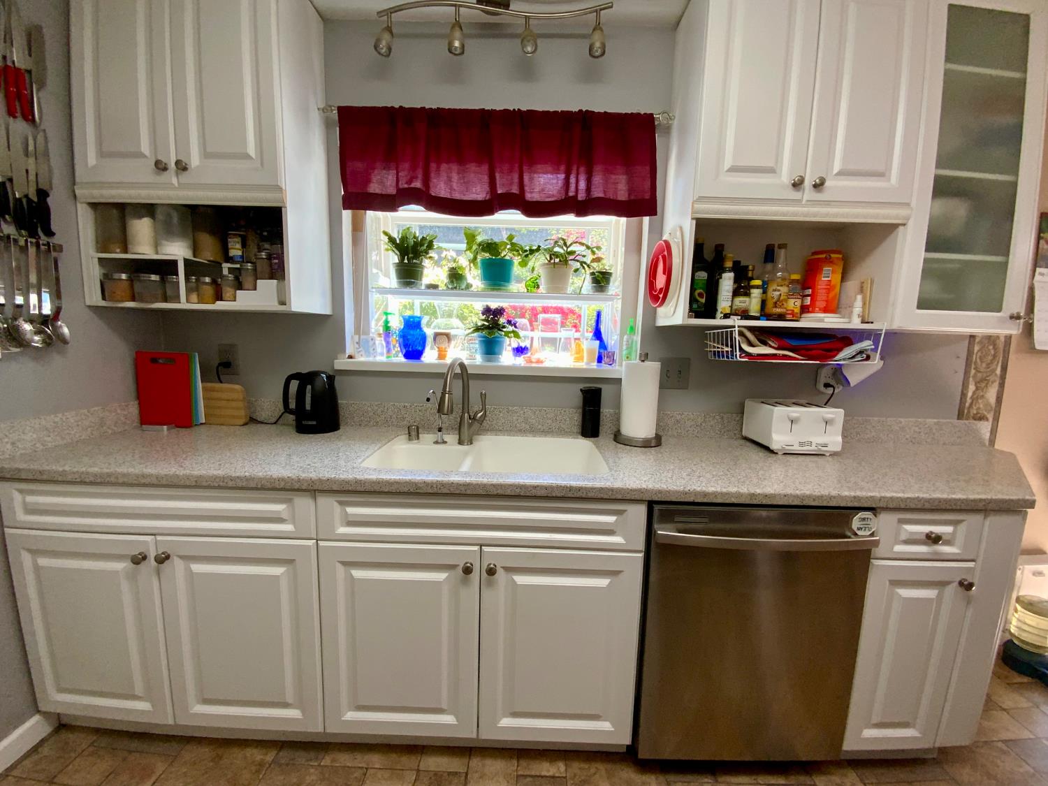 Detail Gallery Image 6 of 49 For 2367 Ponderosa Rd, Rescue,  CA 95672 - 3 Beds | 2 Baths
