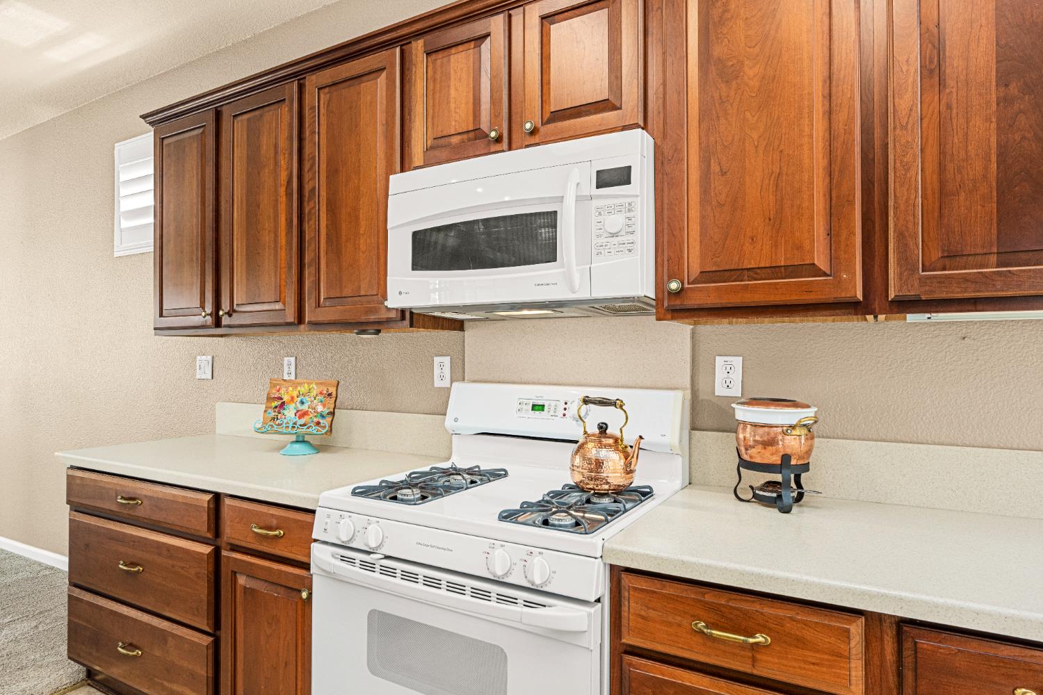 Detail Gallery Image 12 of 40 For 1018 Stone Pine Ln, Lincoln,  CA 95648 - 2 Beds | 2 Baths