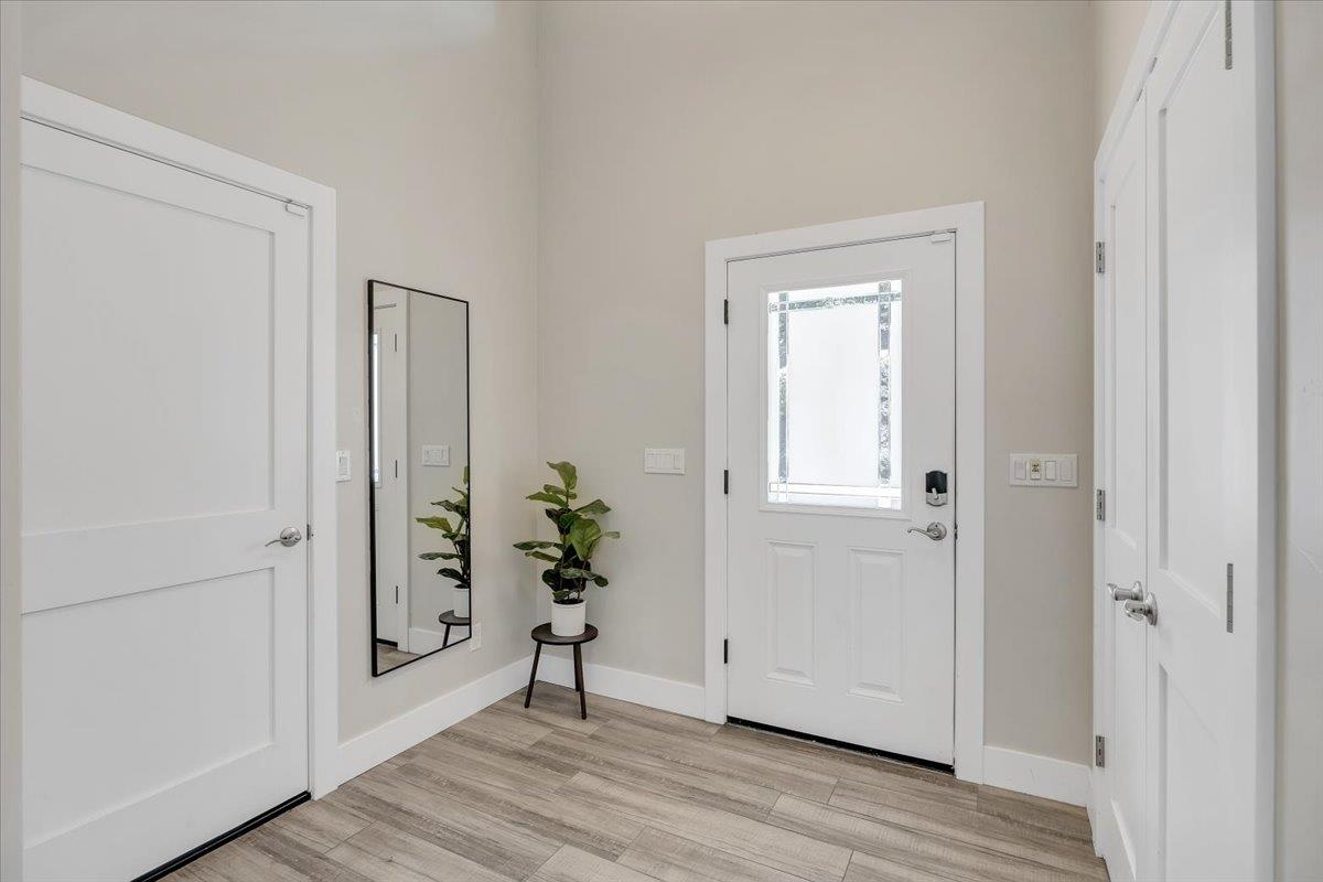 Detail Gallery Image 6 of 99 For 658 Bret Harte Dr #424,  Copperopolis,  CA 95228 - 4 Beds | 4/3 Baths