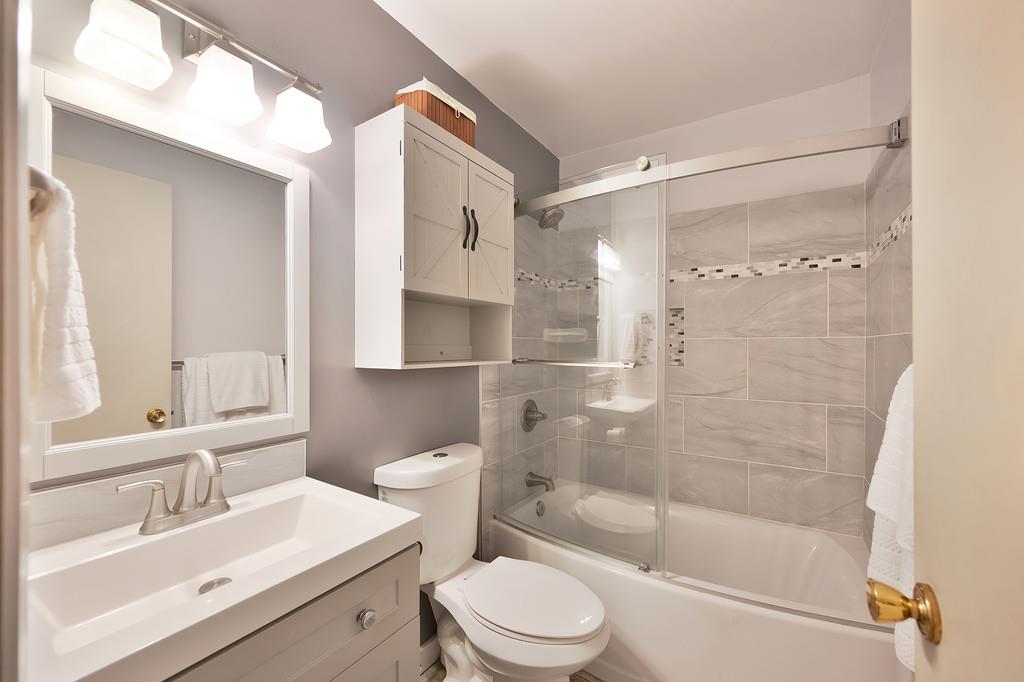 Detail Gallery Image 21 of 34 For 4030 Grover Ct, Carmichael,  CA 95608 - 3 Beds | 2 Baths