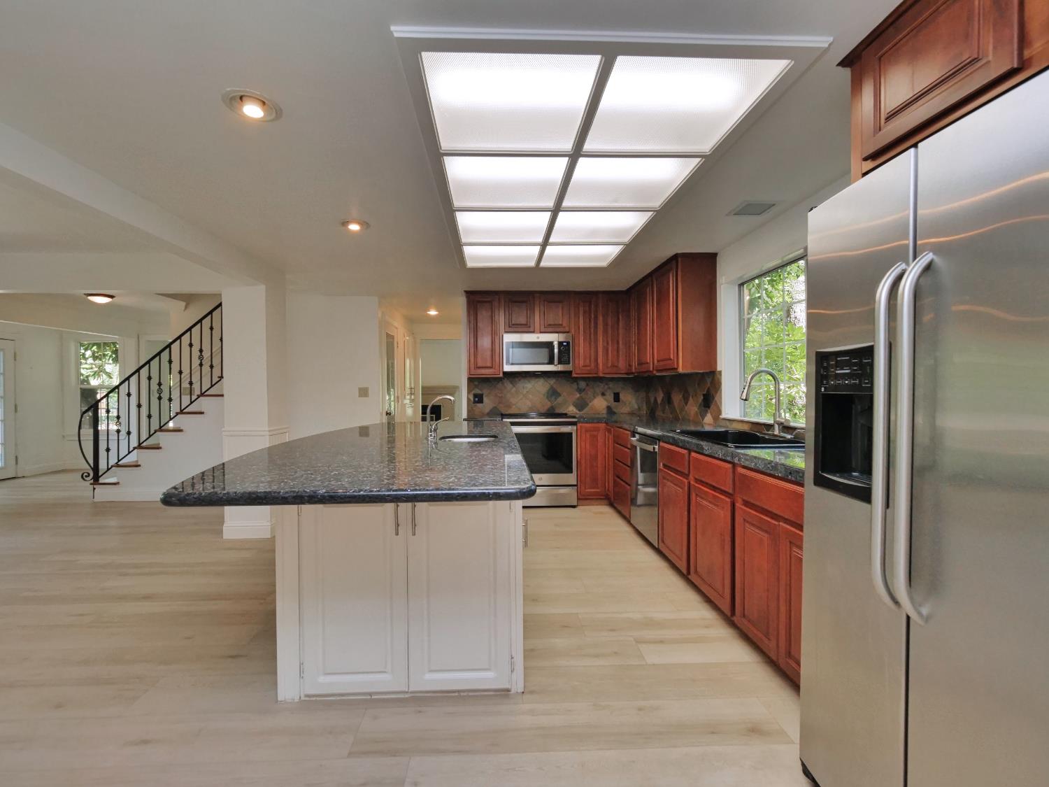 Detail Gallery Image 9 of 77 For 3710 Clover Valley Rd, Rocklin,  CA 95677 - 4 Beds | 3/1 Baths
