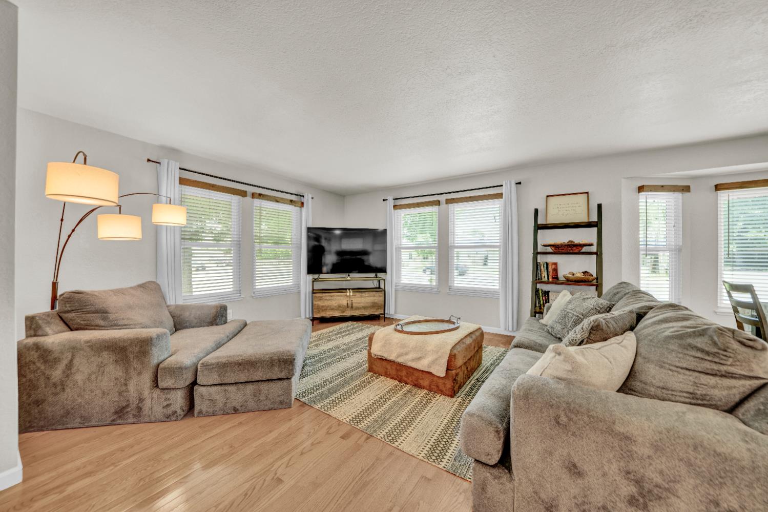 Detail Gallery Image 4 of 42 For 1820 N Highlands Ave, Turlock,  CA 95382 - 3 Beds | 2 Baths