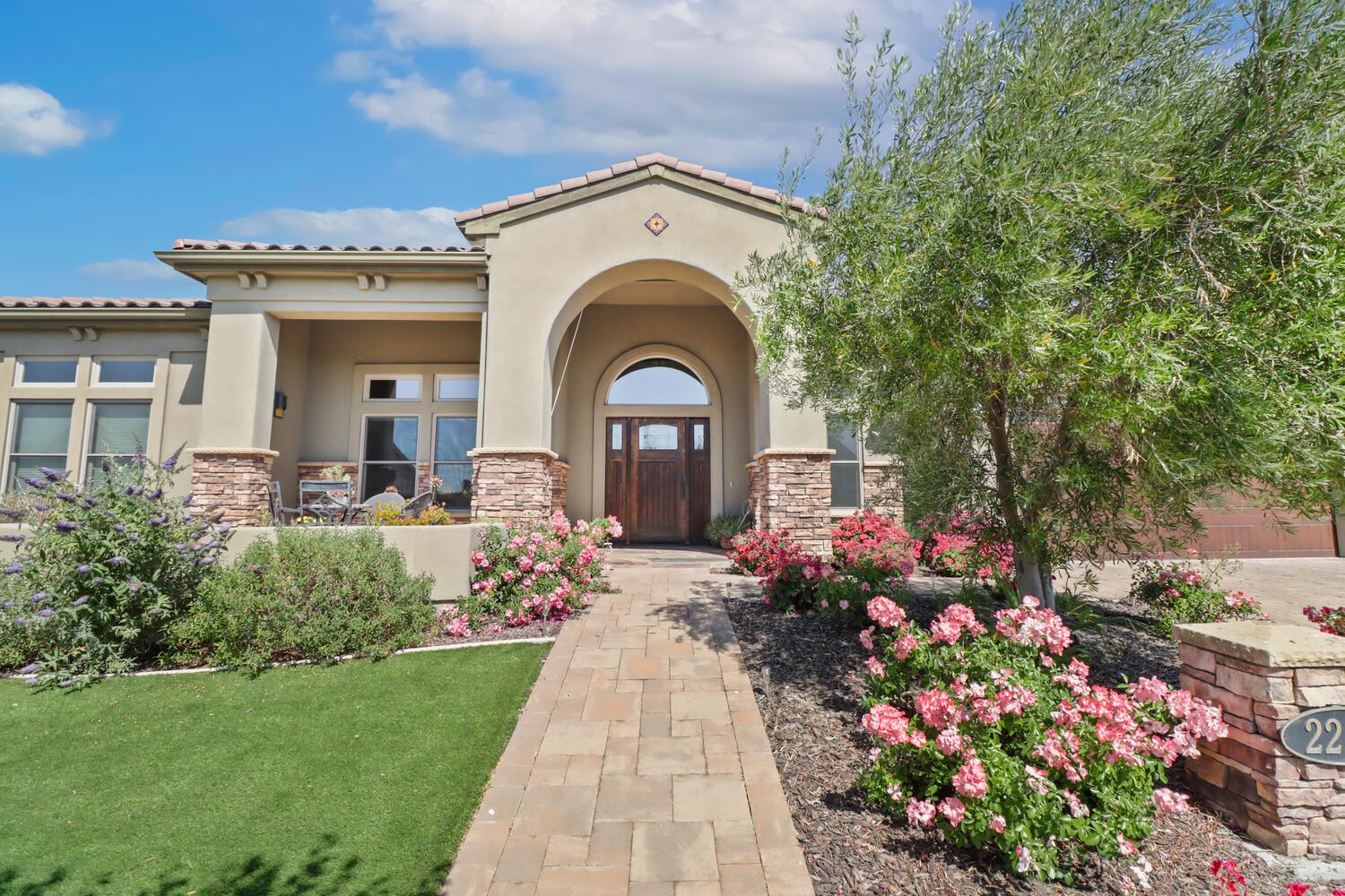 Detail Gallery Image 3 of 55 For 2253 Somerset Cir, Woodland,  CA 95776 - 3 Beds | 2 Baths