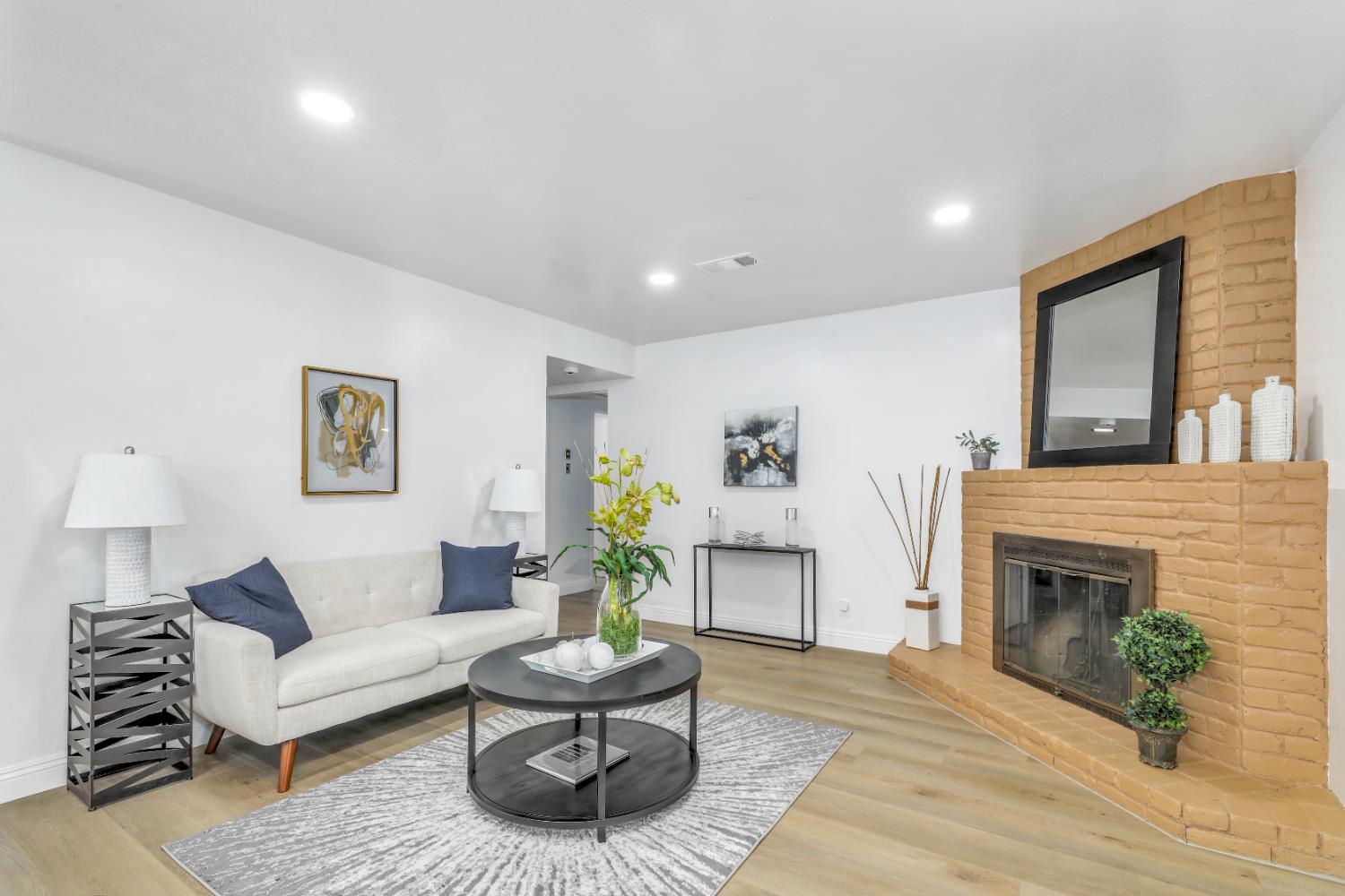 Detail Gallery Image 13 of 40 For 5705 Rickey Drive, Sacramento,  CA 95822 - 3 Beds | 2 Baths