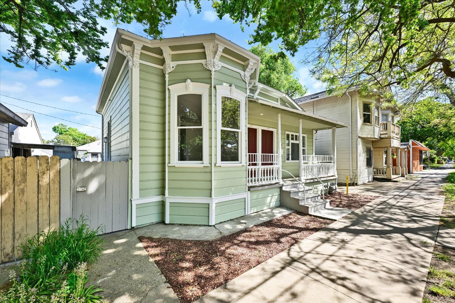Detail Gallery Image 18 of 32 For 2019 12th St, Sacramento,  CA 95818 - – Beds | – Baths