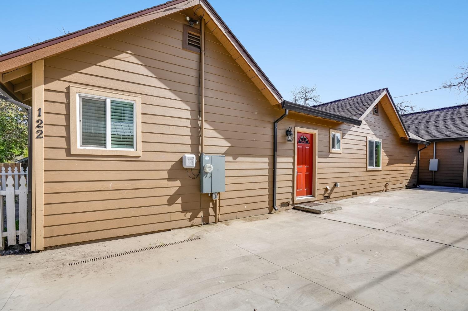 Detail Gallery Image 1 of 21 For 122 Catalpa Ln, Grass Valley,  CA 95945 - 3 Beds | 2 Baths