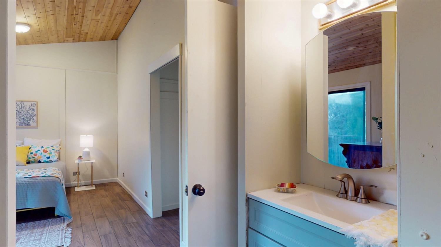 Detail Gallery Image 14 of 25 For 10128 Mills Rd, Grass Valley,  CA 95945 - 2 Beds | 2 Baths