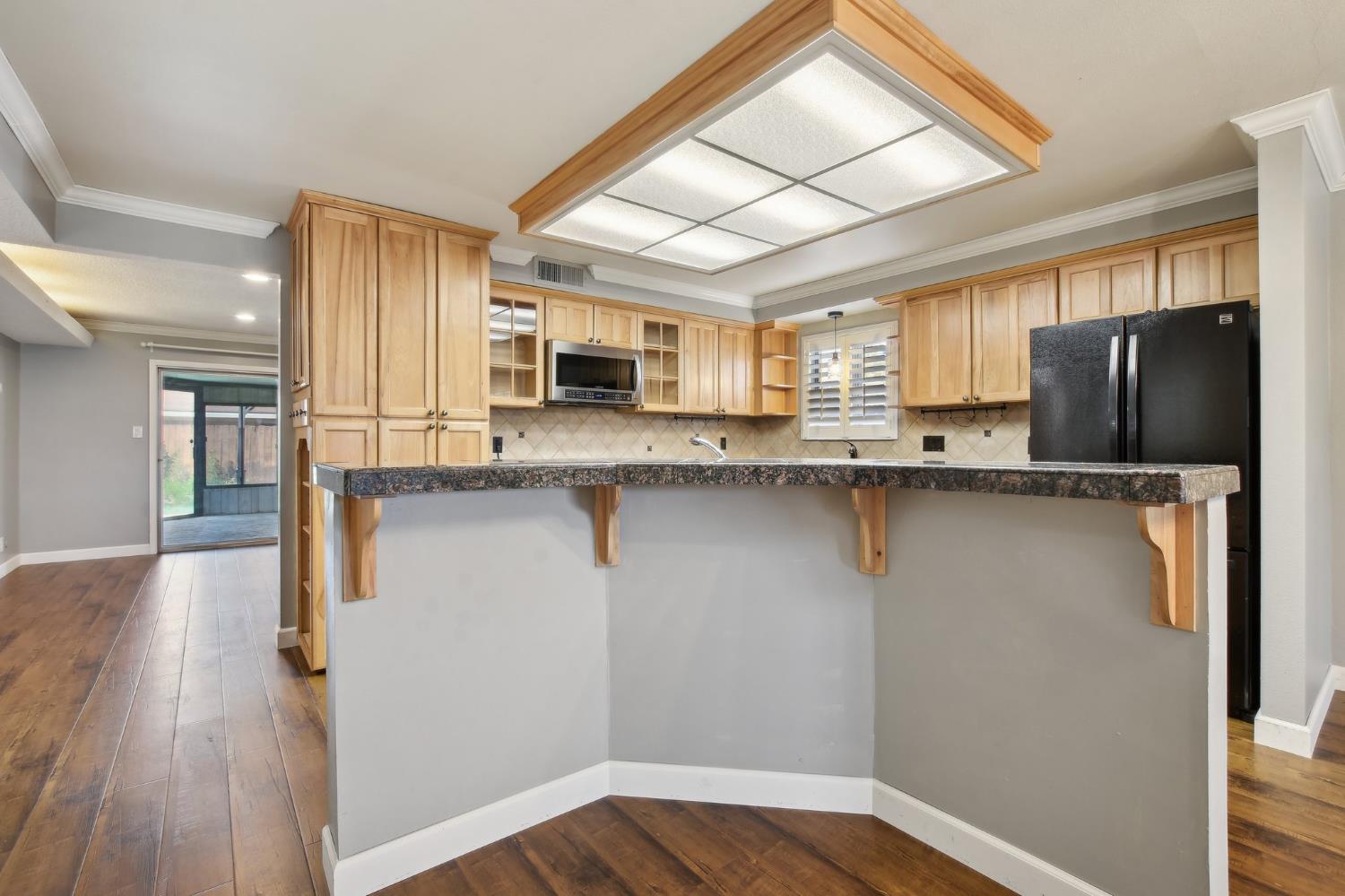Detail Gallery Image 7 of 31 For 2408 El Lujo Way, Rancho Cordova,  CA 95670 - 3 Beds | 2 Baths