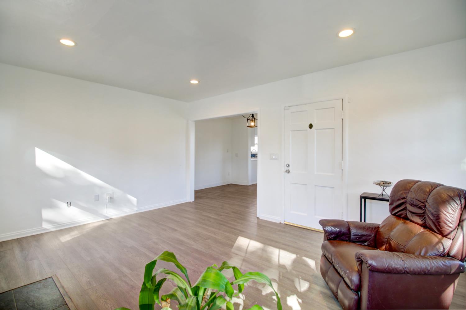 Detail Gallery Image 10 of 60 For 2121 Juliesse Ave, Sacramento,  CA 95821 - 3 Beds | 1 Baths